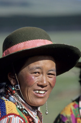 <strong>Lire la suite</strong><br>Golok Golok