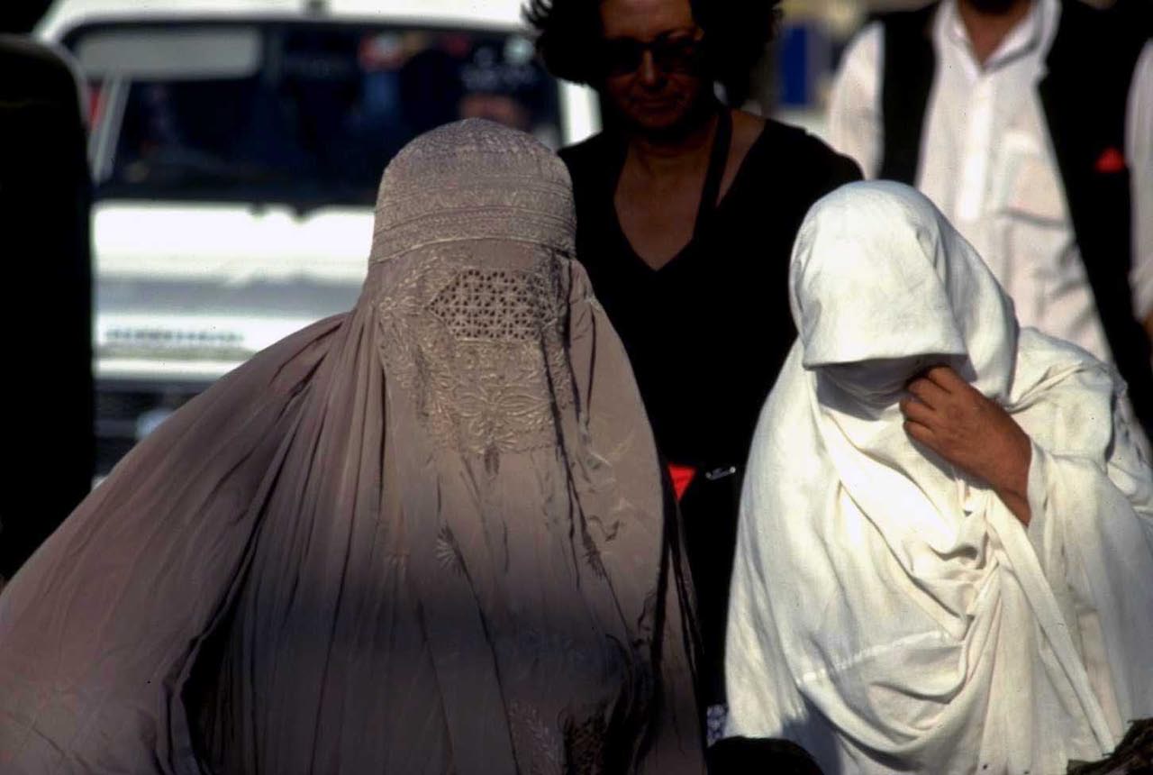 Afghanes avec des burkha 