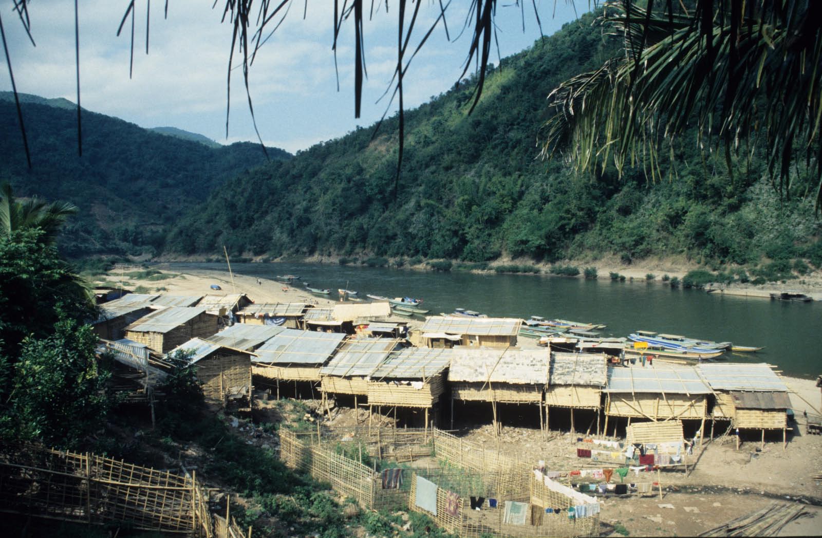 Village khmu du Laos