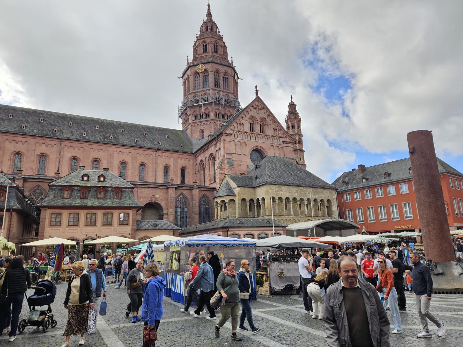 Peuples d'Allemagne ( Mayence)