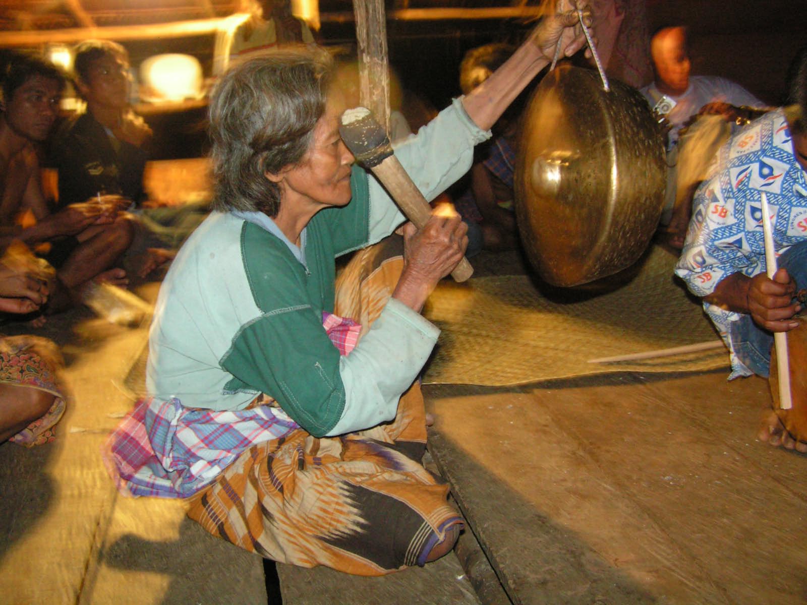 Une Chaman chez les Wana (Indonésie-Sulawesi)