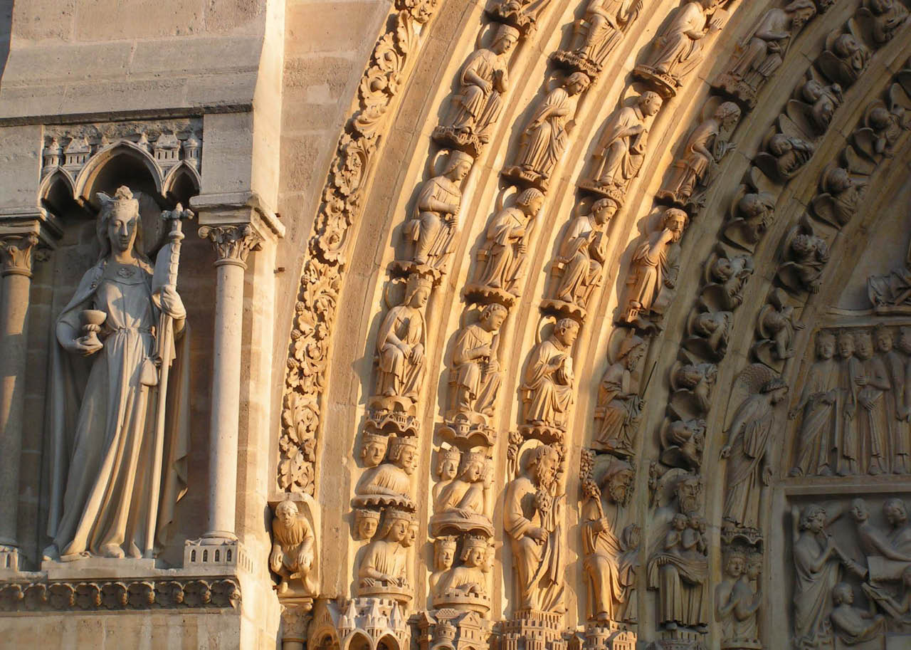 portail de cathédrale chrétienne (Paris)